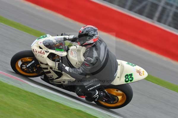 Motorcycle action photographs;Silverstone circuit;Silverstone photographs;Trackday digital images;event digital images;eventdigitalimages;no limits trackday;peter wileman photography;rockingham towcester northamptonshire;trackday;trackday photos