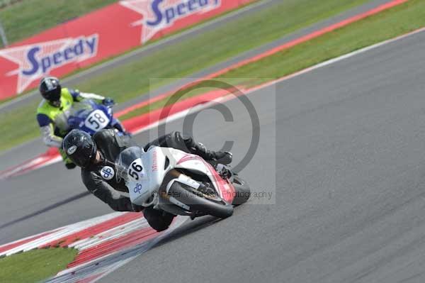 Motorcycle action photographs;Silverstone circuit;Silverstone photographs;Trackday digital images;event digital images;eventdigitalimages;no limits trackday;peter wileman photography;rockingham towcester northamptonshire;trackday;trackday photos