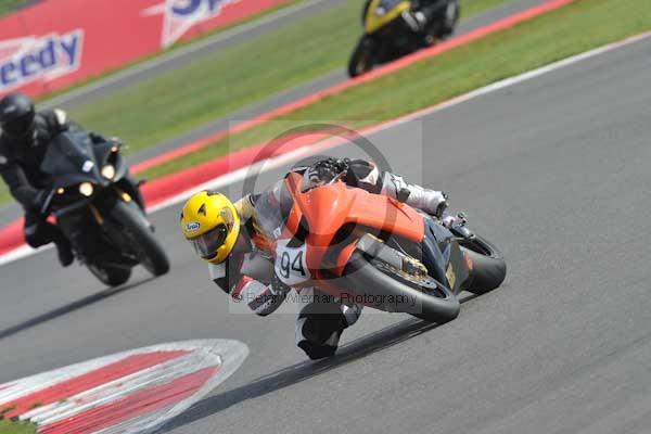 Motorcycle action photographs;Silverstone circuit;Silverstone photographs;Trackday digital images;event digital images;eventdigitalimages;no limits trackday;peter wileman photography;rockingham towcester northamptonshire;trackday;trackday photos