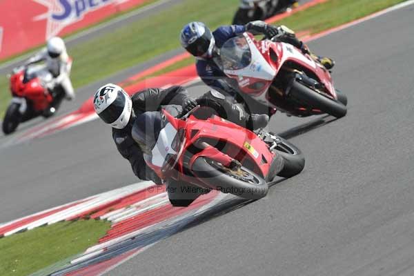 Motorcycle action photographs;Silverstone circuit;Silverstone photographs;Trackday digital images;event digital images;eventdigitalimages;no limits trackday;peter wileman photography;rockingham towcester northamptonshire;trackday;trackday photos
