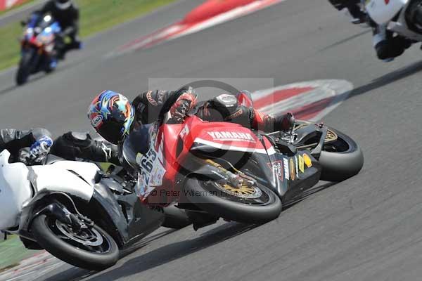 Motorcycle action photographs;Silverstone circuit;Silverstone photographs;Trackday digital images;event digital images;eventdigitalimages;no limits trackday;peter wileman photography;rockingham towcester northamptonshire;trackday;trackday photos