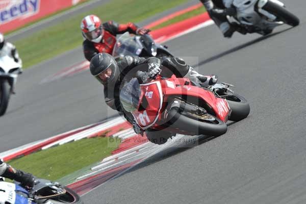 Motorcycle action photographs;Silverstone circuit;Silverstone photographs;Trackday digital images;event digital images;eventdigitalimages;no limits trackday;peter wileman photography;rockingham towcester northamptonshire;trackday;trackday photos
