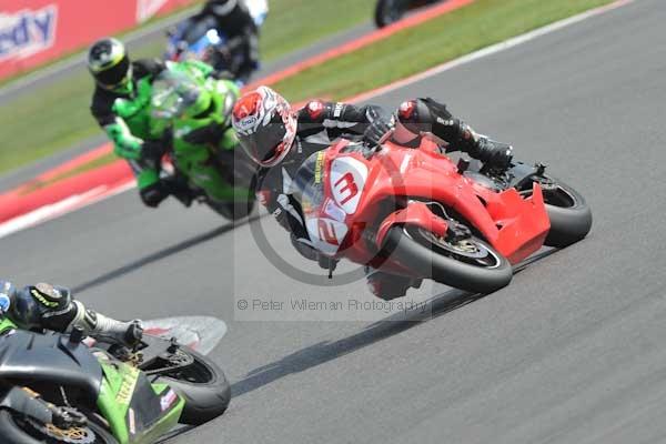 Motorcycle action photographs;Silverstone circuit;Silverstone photographs;Trackday digital images;event digital images;eventdigitalimages;no limits trackday;peter wileman photography;rockingham towcester northamptonshire;trackday;trackday photos