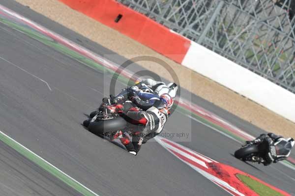 Motorcycle action photographs;Silverstone circuit;Silverstone photographs;Trackday digital images;event digital images;eventdigitalimages;no limits trackday;peter wileman photography;rockingham towcester northamptonshire;trackday;trackday photos