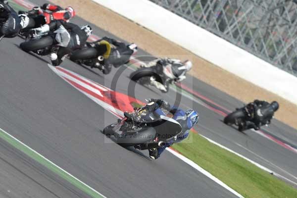 Motorcycle action photographs;Silverstone circuit;Silverstone photographs;Trackday digital images;event digital images;eventdigitalimages;no limits trackday;peter wileman photography;rockingham towcester northamptonshire;trackday;trackday photos