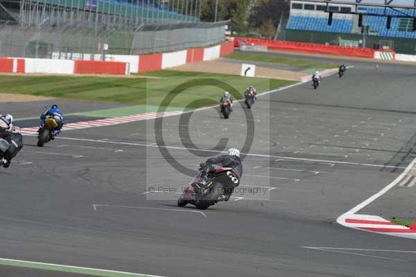 Motorcycle action photographs;Silverstone circuit;Silverstone photographs;Trackday digital images;event digital images;eventdigitalimages;no limits trackday;peter wileman photography;rockingham towcester northamptonshire;trackday;trackday photos