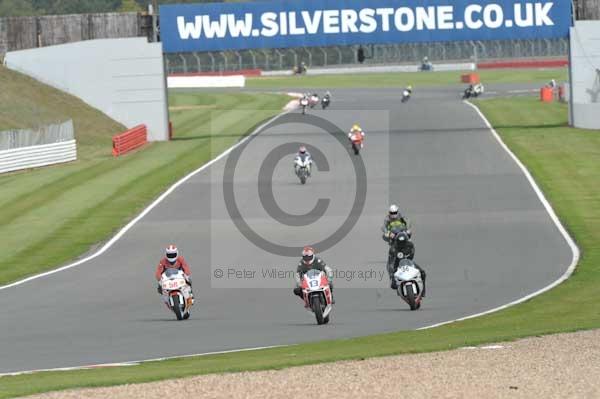 Motorcycle action photographs;Silverstone circuit;Silverstone photographs;Trackday digital images;event digital images;eventdigitalimages;no limits trackday;peter wileman photography;rockingham towcester northamptonshire;trackday;trackday photos
