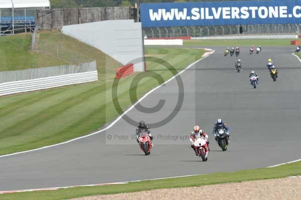 Motorcycle action photographs;Silverstone circuit;Silverstone photographs;Trackday digital images;event digital images;eventdigitalimages;no limits trackday;peter wileman photography;rockingham towcester northamptonshire;trackday;trackday photos