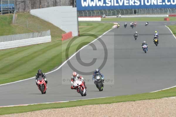 Motorcycle action photographs;Silverstone circuit;Silverstone photographs;Trackday digital images;event digital images;eventdigitalimages;no limits trackday;peter wileman photography;rockingham towcester northamptonshire;trackday;trackday photos