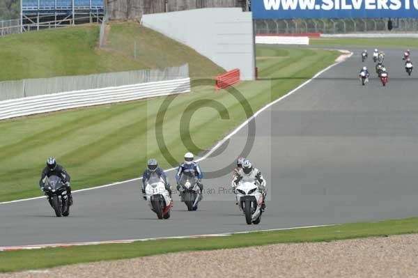 Motorcycle action photographs;Silverstone circuit;Silverstone photographs;Trackday digital images;event digital images;eventdigitalimages;no limits trackday;peter wileman photography;rockingham towcester northamptonshire;trackday;trackday photos