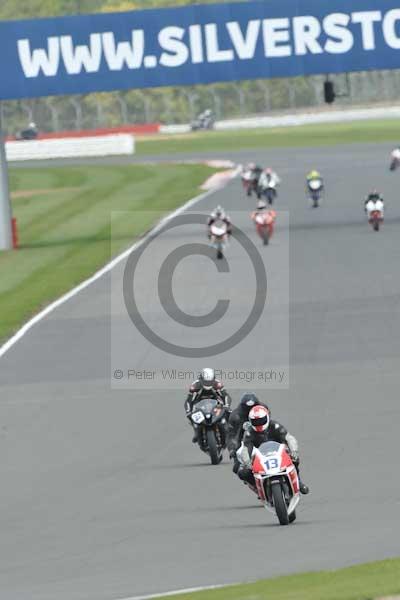 Motorcycle action photographs;Silverstone circuit;Silverstone photographs;Trackday digital images;event digital images;eventdigitalimages;no limits trackday;peter wileman photography;rockingham towcester northamptonshire;trackday;trackday photos