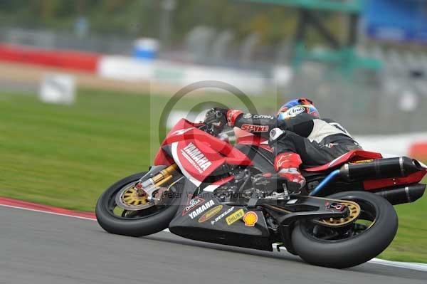 Motorcycle action photographs;Silverstone circuit;Silverstone photographs;Trackday digital images;event digital images;eventdigitalimages;no limits trackday;peter wileman photography;rockingham towcester northamptonshire;trackday;trackday photos