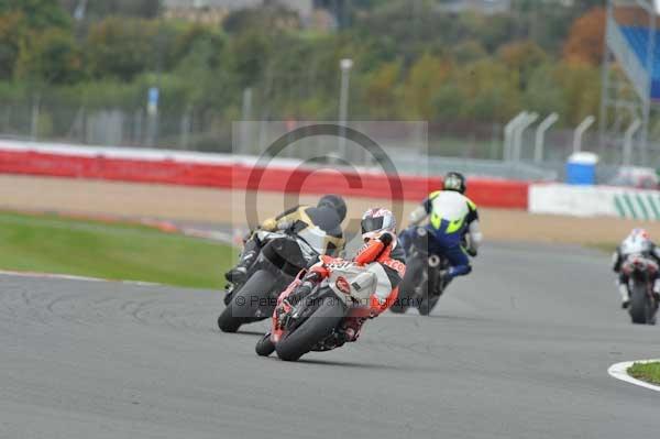 Motorcycle action photographs;Silverstone circuit;Silverstone photographs;Trackday digital images;event digital images;eventdigitalimages;no limits trackday;peter wileman photography;rockingham towcester northamptonshire;trackday;trackday photos