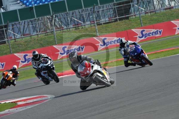 Motorcycle action photographs;Silverstone circuit;Silverstone photographs;Trackday digital images;event digital images;eventdigitalimages;no limits trackday;peter wileman photography;rockingham towcester northamptonshire;trackday;trackday photos