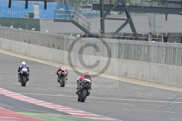 Motorcycle action photographs;Silverstone circuit;Silverstone photographs;Trackday digital images;event digital images;eventdigitalimages;no limits trackday;peter wileman photography;rockingham towcester northamptonshire;trackday;trackday photos
