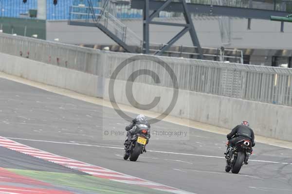 Motorcycle action photographs;Silverstone circuit;Silverstone photographs;Trackday digital images;event digital images;eventdigitalimages;no limits trackday;peter wileman photography;rockingham towcester northamptonshire;trackday;trackday photos
