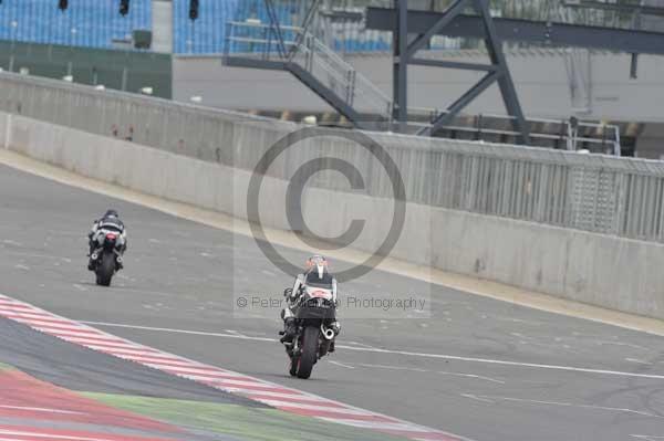 Motorcycle action photographs;Silverstone circuit;Silverstone photographs;Trackday digital images;event digital images;eventdigitalimages;no limits trackday;peter wileman photography;rockingham towcester northamptonshire;trackday;trackday photos