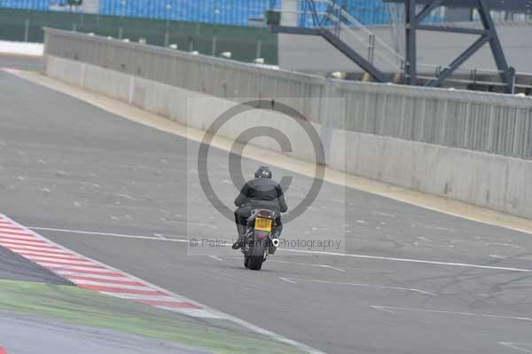 Motorcycle action photographs;Silverstone circuit;Silverstone photographs;Trackday digital images;event digital images;eventdigitalimages;no limits trackday;peter wileman photography;rockingham towcester northamptonshire;trackday;trackday photos