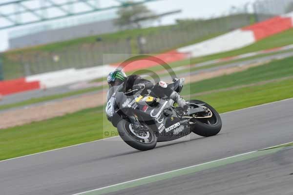 Motorcycle action photographs;Silverstone circuit;Silverstone photographs;Trackday digital images;event digital images;eventdigitalimages;no limits trackday;peter wileman photography;rockingham towcester northamptonshire;trackday;trackday photos
