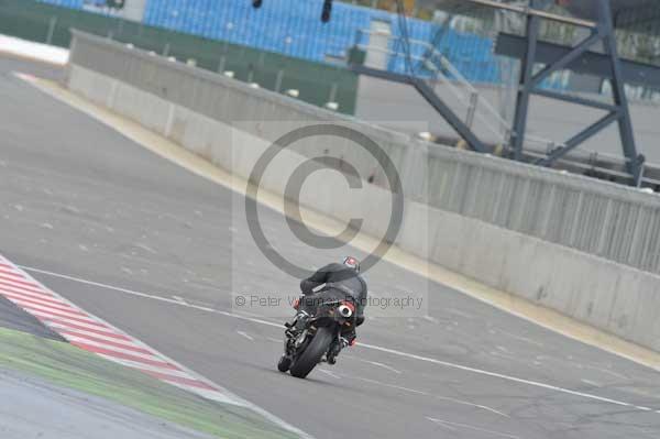 Motorcycle action photographs;Silverstone circuit;Silverstone photographs;Trackday digital images;event digital images;eventdigitalimages;no limits trackday;peter wileman photography;rockingham towcester northamptonshire;trackday;trackday photos