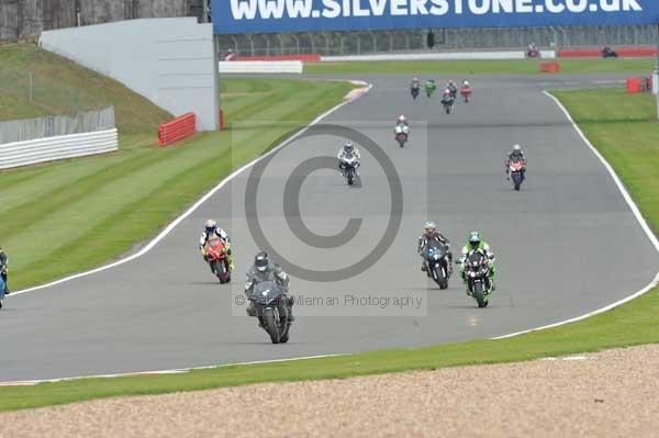 Motorcycle action photographs;Silverstone circuit;Silverstone photographs;Trackday digital images;event digital images;eventdigitalimages;no limits trackday;peter wileman photography;rockingham towcester northamptonshire;trackday;trackday photos