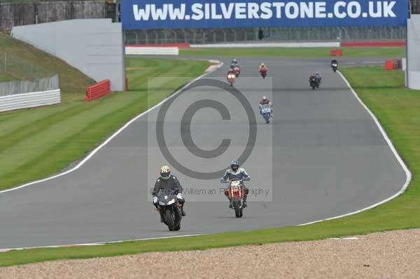 Motorcycle action photographs;Silverstone circuit;Silverstone photographs;Trackday digital images;event digital images;eventdigitalimages;no limits trackday;peter wileman photography;rockingham towcester northamptonshire;trackday;trackday photos