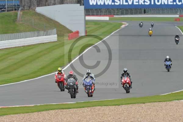Motorcycle action photographs;Silverstone circuit;Silverstone photographs;Trackday digital images;event digital images;eventdigitalimages;no limits trackday;peter wileman photography;rockingham towcester northamptonshire;trackday;trackday photos