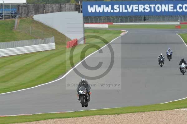 Motorcycle action photographs;Silverstone circuit;Silverstone photographs;Trackday digital images;event digital images;eventdigitalimages;no limits trackday;peter wileman photography;rockingham towcester northamptonshire;trackday;trackday photos