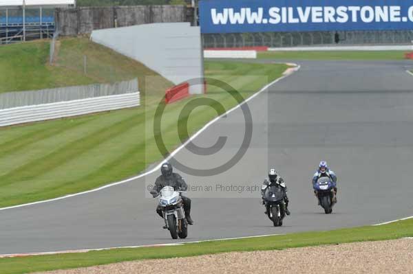 Motorcycle action photographs;Silverstone circuit;Silverstone photographs;Trackday digital images;event digital images;eventdigitalimages;no limits trackday;peter wileman photography;rockingham towcester northamptonshire;trackday;trackday photos