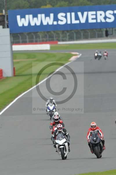 Motorcycle action photographs;Silverstone circuit;Silverstone photographs;Trackday digital images;event digital images;eventdigitalimages;no limits trackday;peter wileman photography;rockingham towcester northamptonshire;trackday;trackday photos