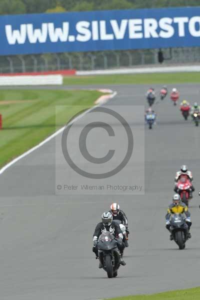 Motorcycle action photographs;Silverstone circuit;Silverstone photographs;Trackday digital images;event digital images;eventdigitalimages;no limits trackday;peter wileman photography;rockingham towcester northamptonshire;trackday;trackday photos