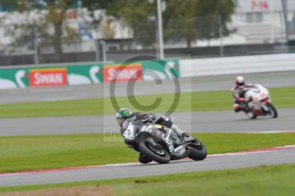 Motorcycle action photographs;Silverstone circuit;Silverstone photographs;Trackday digital images;event digital images;eventdigitalimages;no limits trackday;peter wileman photography;rockingham towcester northamptonshire;trackday;trackday photos