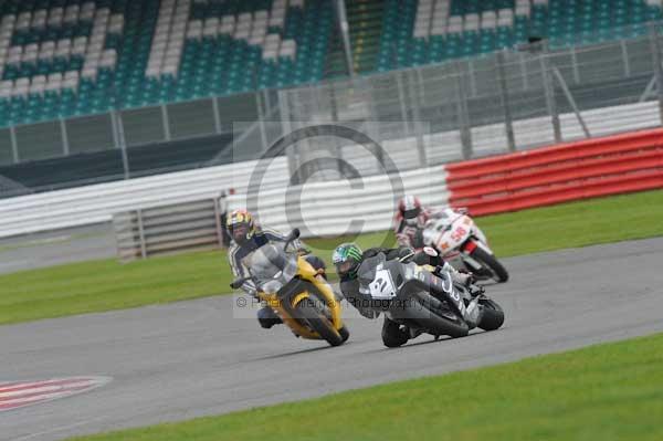 Motorcycle action photographs;Silverstone circuit;Silverstone photographs;Trackday digital images;event digital images;eventdigitalimages;no limits trackday;peter wileman photography;rockingham towcester northamptonshire;trackday;trackday photos