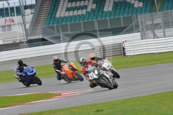 Motorcycle action photographs;Silverstone circuit;Silverstone photographs;Trackday digital images;event digital images;eventdigitalimages;no limits trackday;peter wileman photography;rockingham towcester northamptonshire;trackday;trackday photos