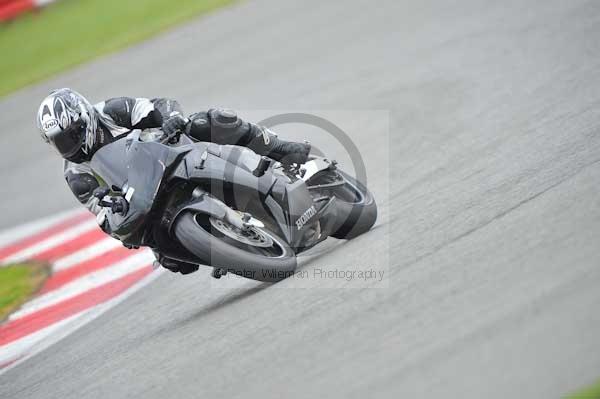 Motorcycle action photographs;Silverstone circuit;Silverstone photographs;Trackday digital images;event digital images;eventdigitalimages;no limits trackday;peter wileman photography;rockingham towcester northamptonshire;trackday;trackday photos