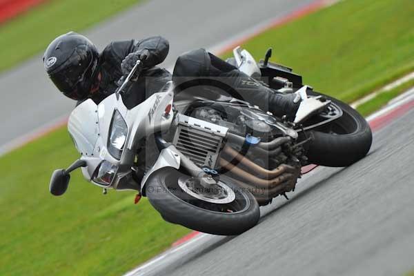 Motorcycle action photographs;Silverstone circuit;Silverstone photographs;Trackday digital images;event digital images;eventdigitalimages;no limits trackday;peter wileman photography;rockingham towcester northamptonshire;trackday;trackday photos