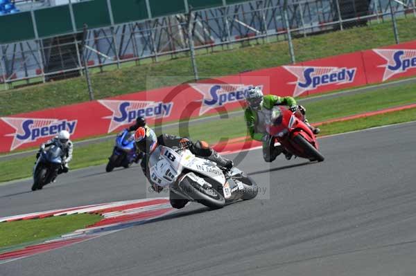 Motorcycle action photographs;Silverstone circuit;Silverstone photographs;Trackday digital images;event digital images;eventdigitalimages;no limits trackday;peter wileman photography;rockingham towcester northamptonshire;trackday;trackday photos