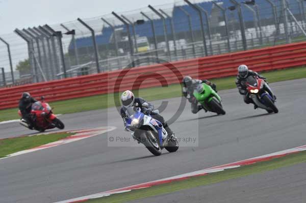 Motorcycle action photographs;Silverstone circuit;Silverstone photographs;Trackday digital images;event digital images;eventdigitalimages;no limits trackday;peter wileman photography;rockingham towcester northamptonshire;trackday;trackday photos