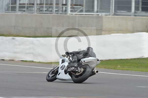 Motorcycle action photographs;Silverstone circuit;Silverstone photographs;Trackday digital images;event digital images;eventdigitalimages;no limits trackday;peter wileman photography;rockingham towcester northamptonshire;trackday;trackday photos