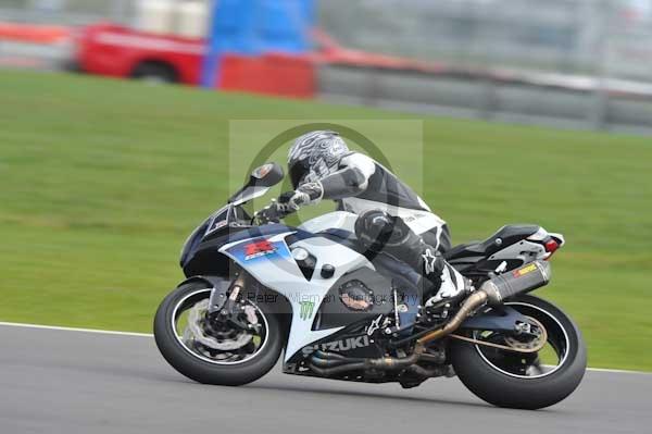 Motorcycle action photographs;Silverstone circuit;Silverstone photographs;Trackday digital images;event digital images;eventdigitalimages;no limits trackday;peter wileman photography;rockingham towcester northamptonshire;trackday;trackday photos