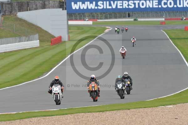 Motorcycle action photographs;Silverstone circuit;Silverstone photographs;Trackday digital images;event digital images;eventdigitalimages;no limits trackday;peter wileman photography;rockingham towcester northamptonshire;trackday;trackday photos