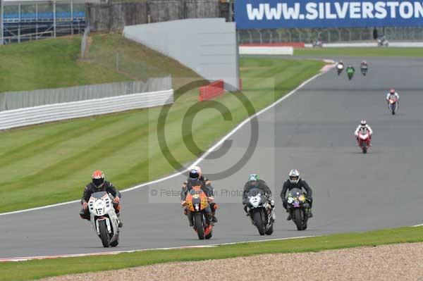 Motorcycle action photographs;Silverstone circuit;Silverstone photographs;Trackday digital images;event digital images;eventdigitalimages;no limits trackday;peter wileman photography;rockingham towcester northamptonshire;trackday;trackday photos