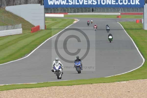 Motorcycle action photographs;Silverstone circuit;Silverstone photographs;Trackday digital images;event digital images;eventdigitalimages;no limits trackday;peter wileman photography;rockingham towcester northamptonshire;trackday;trackday photos