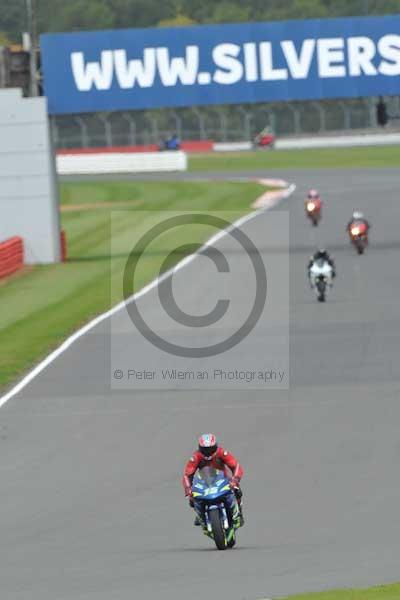 Motorcycle action photographs;Silverstone circuit;Silverstone photographs;Trackday digital images;event digital images;eventdigitalimages;no limits trackday;peter wileman photography;rockingham towcester northamptonshire;trackday;trackday photos