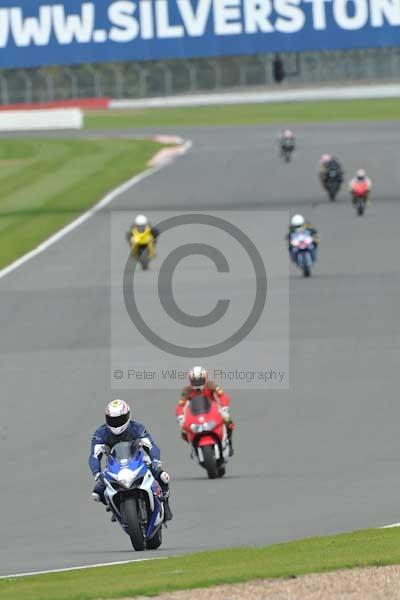 Motorcycle action photographs;Silverstone circuit;Silverstone photographs;Trackday digital images;event digital images;eventdigitalimages;no limits trackday;peter wileman photography;rockingham towcester northamptonshire;trackday;trackday photos