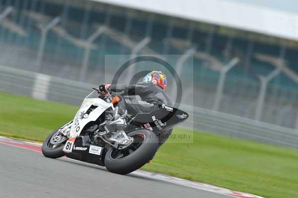 Motorcycle action photographs;Silverstone circuit;Silverstone photographs;Trackday digital images;event digital images;eventdigitalimages;no limits trackday;peter wileman photography;rockingham towcester northamptonshire;trackday;trackday photos