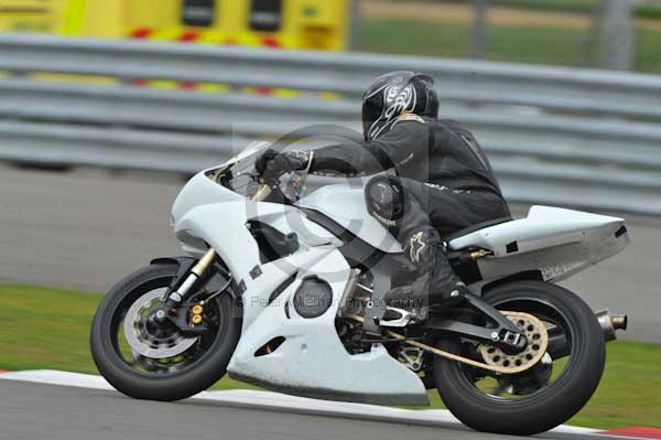 Motorcycle action photographs;Silverstone circuit;Silverstone photographs;Trackday digital images;event digital images;eventdigitalimages;no limits trackday;peter wileman photography;rockingham towcester northamptonshire;trackday;trackday photos