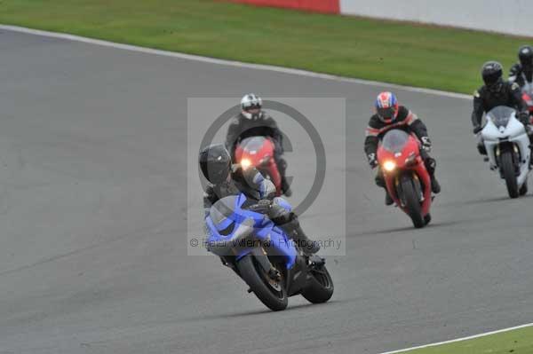 Motorcycle action photographs;Silverstone circuit;Silverstone photographs;Trackday digital images;event digital images;eventdigitalimages;no limits trackday;peter wileman photography;rockingham towcester northamptonshire;trackday;trackday photos