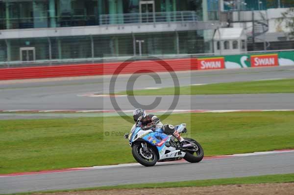 Motorcycle action photographs;Silverstone circuit;Silverstone photographs;Trackday digital images;event digital images;eventdigitalimages;no limits trackday;peter wileman photography;rockingham towcester northamptonshire;trackday;trackday photos