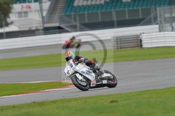 Motorcycle action photographs;Silverstone circuit;Silverstone photographs;Trackday digital images;event digital images;eventdigitalimages;no limits trackday;peter wileman photography;rockingham towcester northamptonshire;trackday;trackday photos